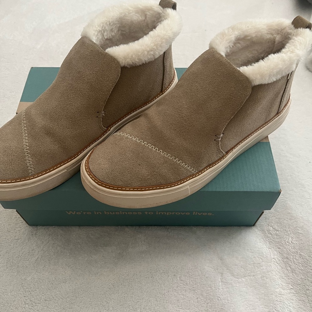 Toms Paxton Suede Shoes 7